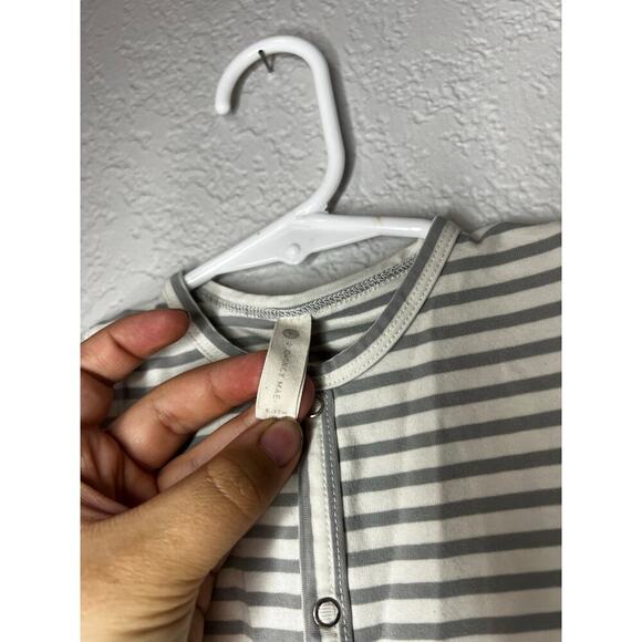 Quincy Mae Striped Footie - Picture 3 of 5